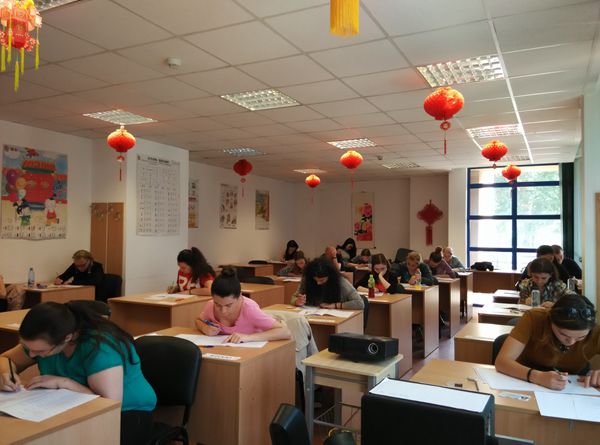 1495595235208532.jpg HSK考试现场_副本.jpg